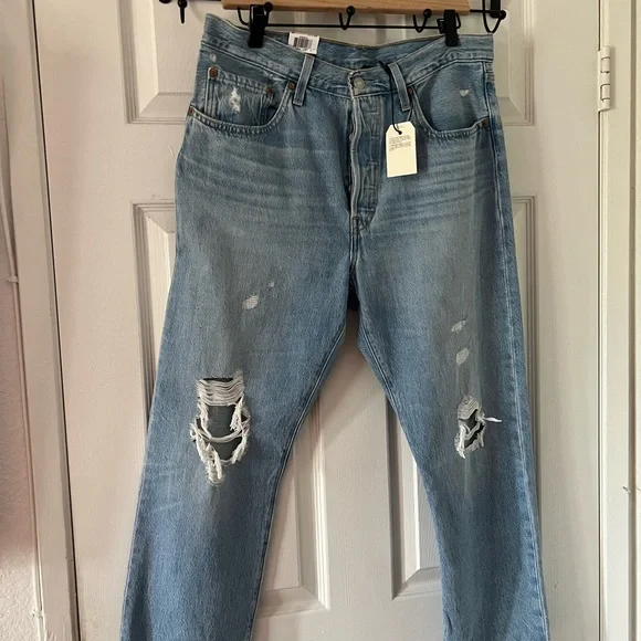 Levi’s 501 Straight Jeans - Picture 2 of 3